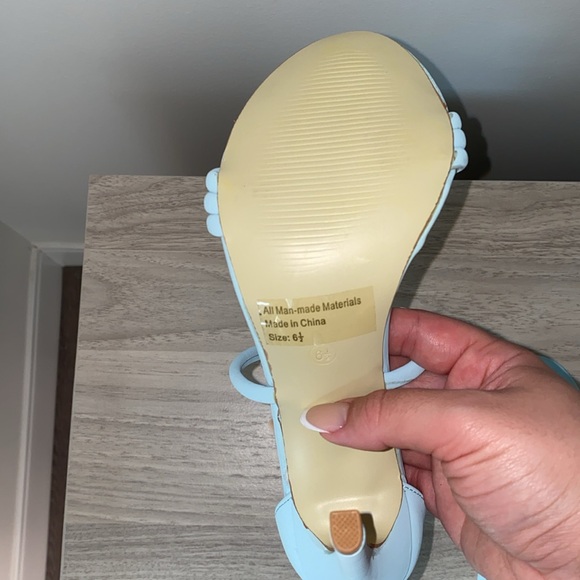 Strappy High Heels - Picture 5 of 5